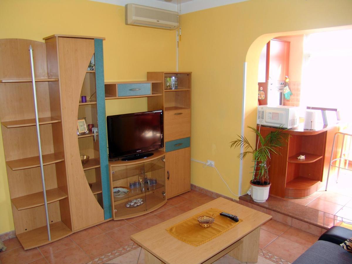 Apartments Bozica Krk Town Exterior foto