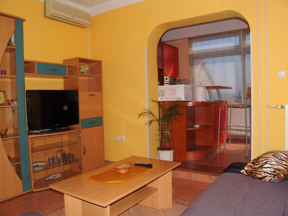 Apartments Bozica Krk Town Exterior foto